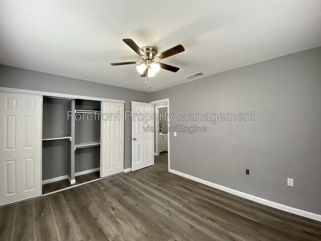 Building Photo - 4331 Avenida Prima St