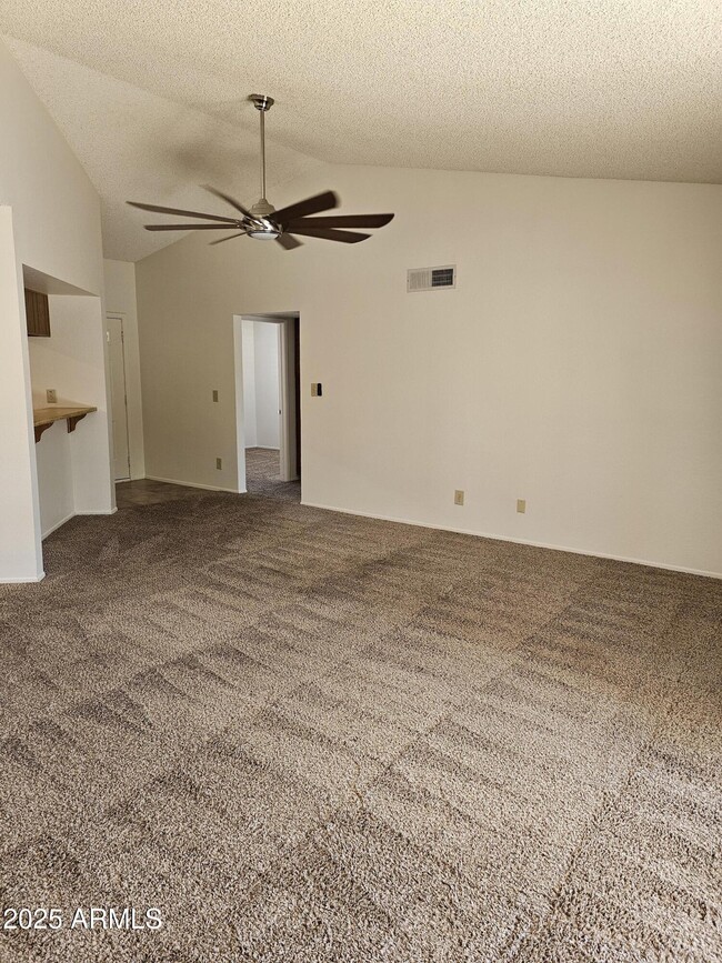 Building Photo - 4631 E Bohl St