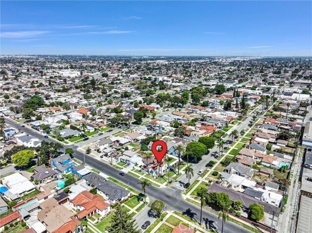 Building Photo - 423 S Poinsettia Ave