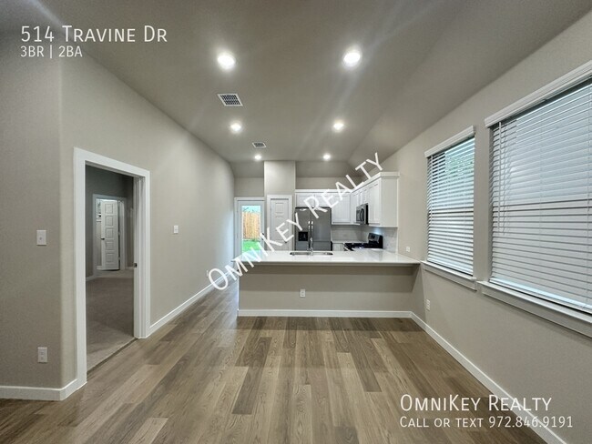Building Photo - 514 Travine Dr