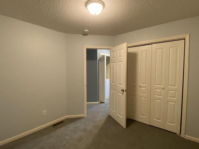 Building Photo - 2020 Madison Dr
