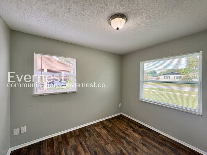 Building Photo - 2151 S Ivey Ln