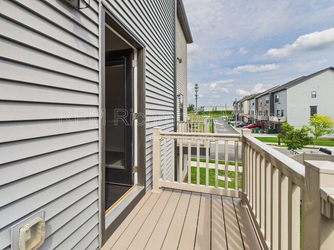 Building Photo - 2104 Boro Ridge St