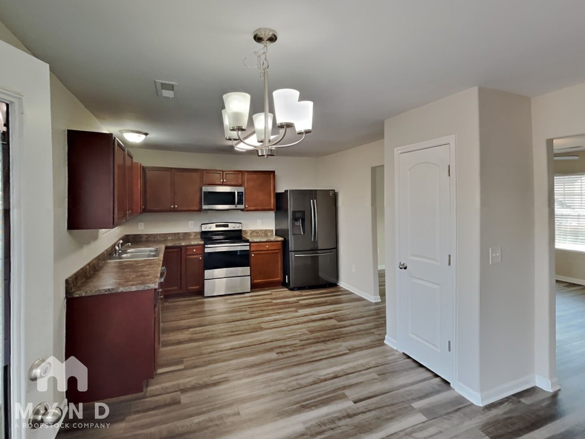 Building Photo - 136 Creekstone Ct