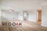 Building Photo - 15405 Vanowen St