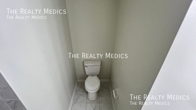 Building Photo - 526 S Thompson Ave