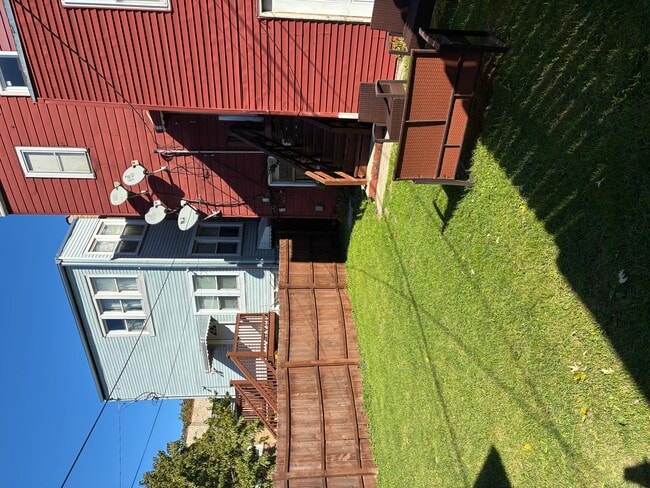 Building Photo - 1706 N Springfield Ave