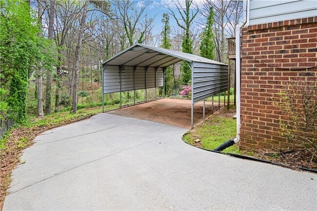 Building Photo - 4711 Nutmeg Way SW