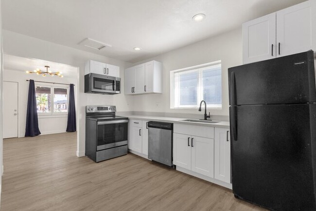 Building Photo - Brand new 3 bedroom renovation next to His...