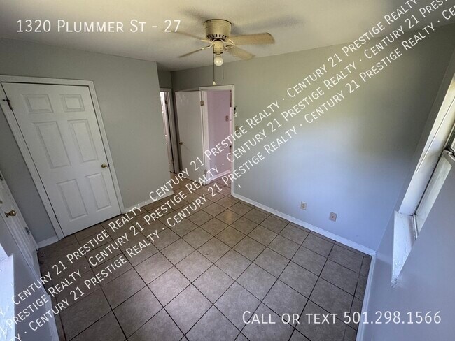Building Photo - 1320 Plummer St