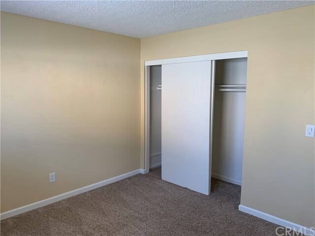 Building Photo - 17042 Pinehurst Ln