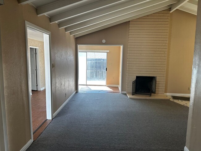 Building Photo - Riverside Home For Rent- 3 bedrooms!