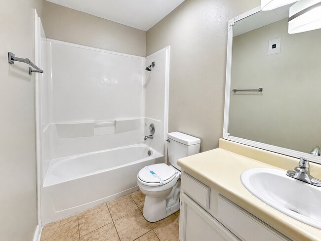 Building Photo - NICE 1 BR CONDO IN DESIRED GATED COMMUNITY*EASY ACCESS TO I35, 410, AND SHOPPING*APPLIANCES INCLU...