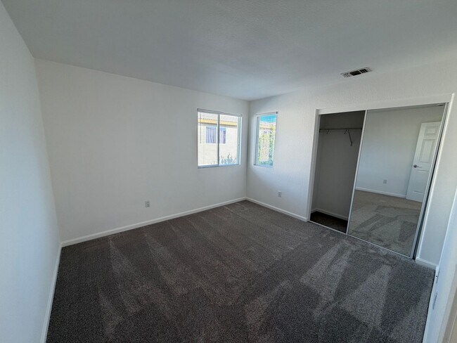 Building Photo - 4 bedroom | 2.5 bathroom | Single family h...