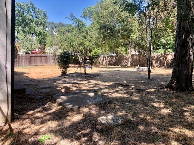 Building Photo - Nice 3 bed, 2 bath home in El Dorado Hills