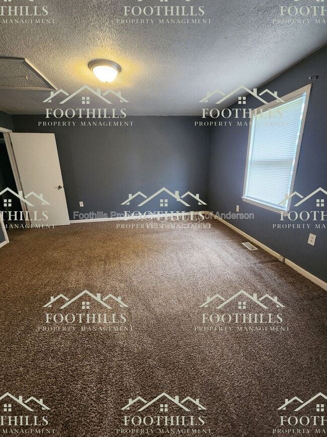 Building Photo - 213 Fretwell Dr