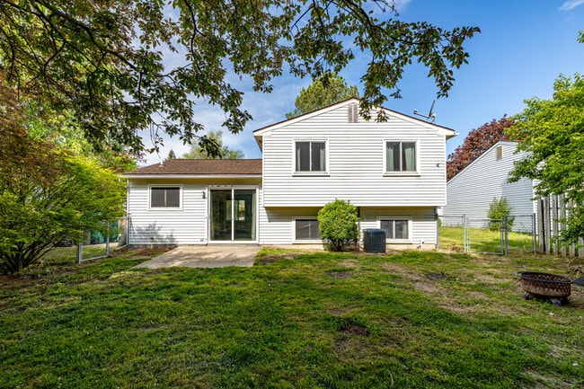Building Photo - 1152 Rue Deauville Blvd