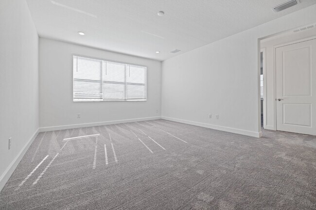 Building Photo - Luxurious gated community 5-Bedroom Rental...