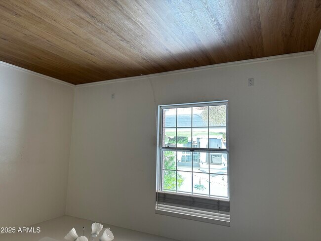 Building Photo - 6273 W Louise Dr