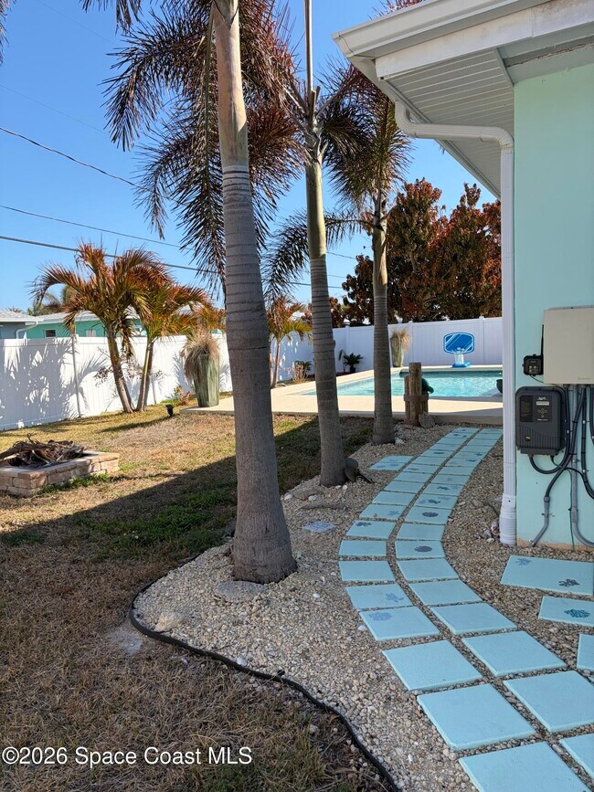 Building Photo - 209 SE 3rd St