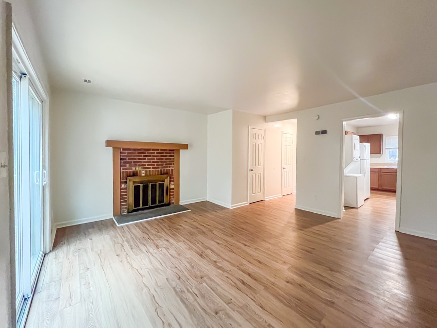 Building Photo - 6 Fox Hill Dr