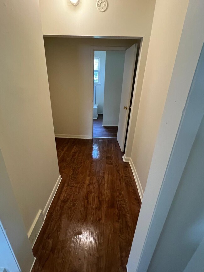 Building Photo - 453 N Washington St