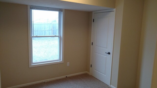 Building Photo - 4 bedroom, 3 bath home on quiet Cul-de-sac...