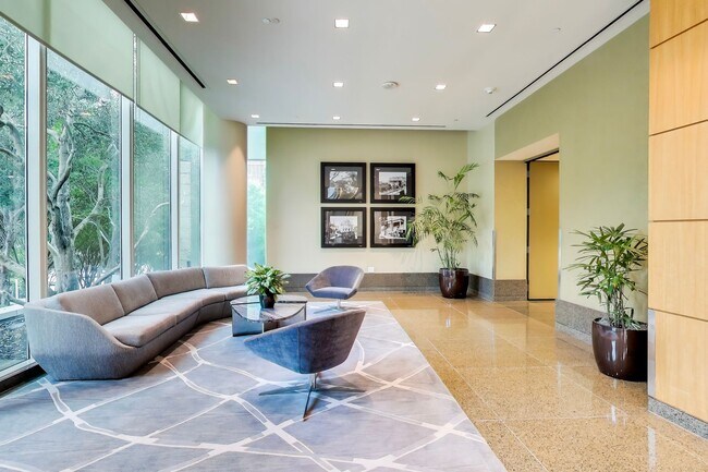 Building Photo - Luxury High-Rise Living | Stunning Bay Bridge Views from the 31st Floor