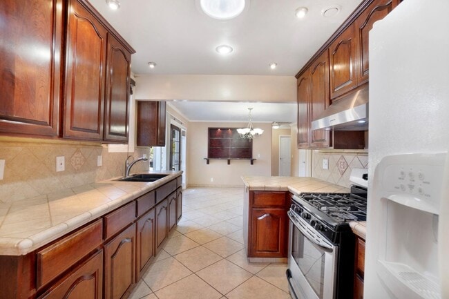 Building Photo - 663 Los Padres Blvd