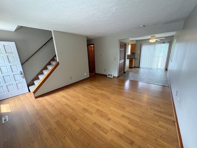 Building Photo - 3090 Highcliff Ct
