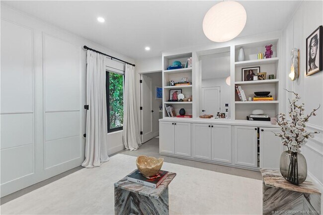 Building Photo - 5143 Deerhurst Crescent Cir