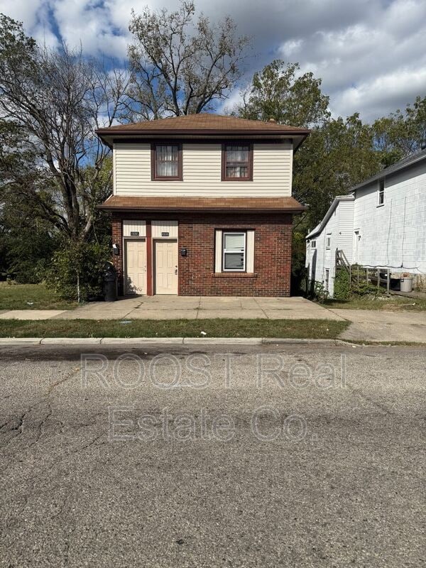 Primary Photo - 1530 W High St