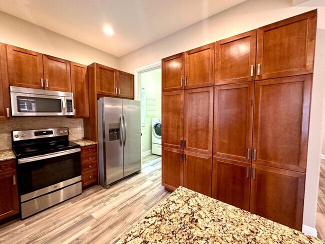 Building Photo - 224 W Bay Cedar Cir