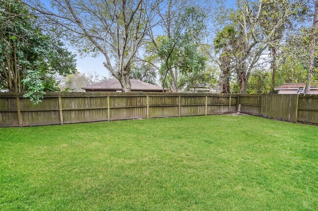 Building Photo - 2718 N Brompton Dr