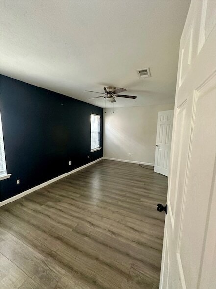 Building Photo - 6524 Blue Grass Dr