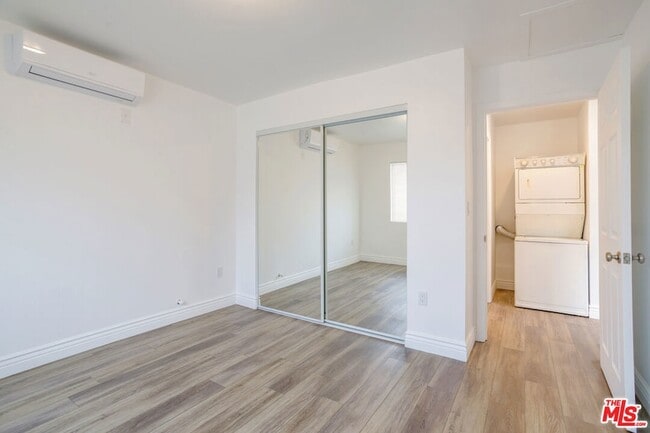 Building Photo - 1789 1/2 Atchison Street Unit