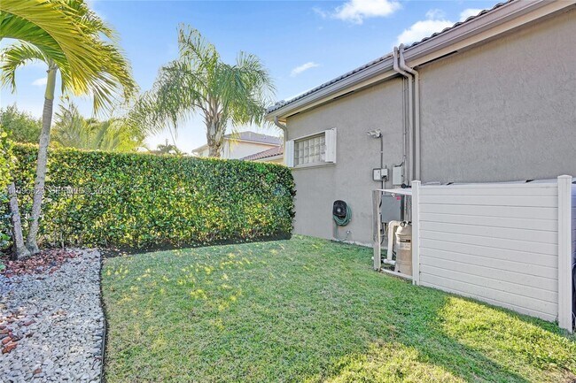 Building Photo - 6928 NW 33rd St