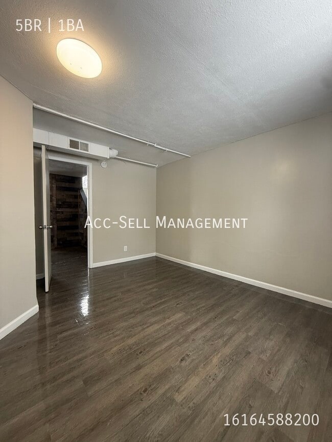 Building Photo - 5231 Rich-