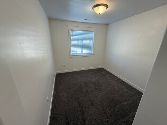 Building Photo - 5122 W Dolce Ct