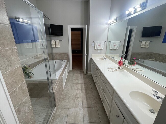 Building Photo - 7650 Springhill St