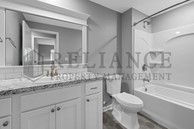 Building Photo - 1558 N Aster Cir