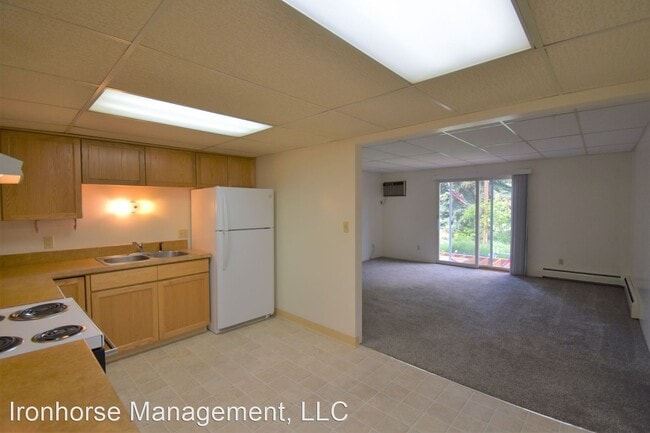 Building Photo - 805 W Villard St