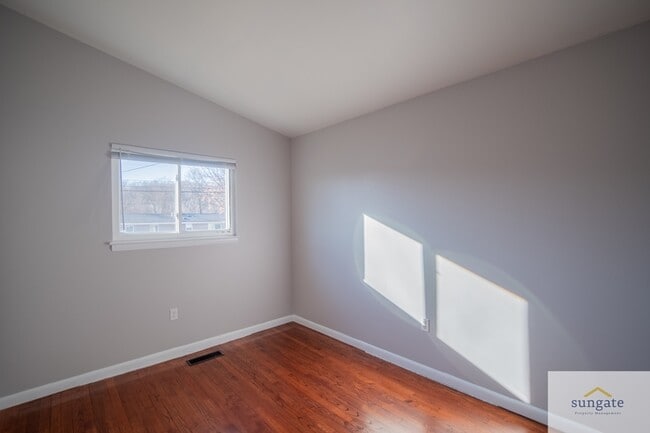 Building Photo - 7411 Kathydale Rd