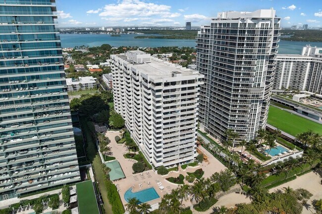 Building Photo - 10205 Collins Ave