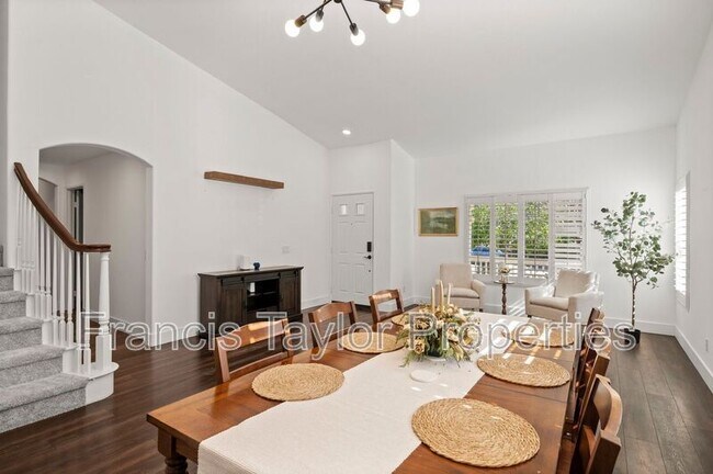 Building Photo - 285 Oak Valley Ln