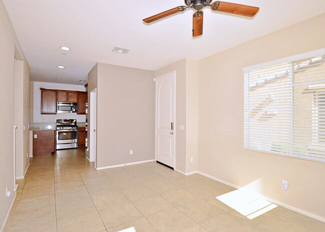 Building Photo - ** MOVE IN BONUS of $500.00 ** (If an agreement is signed by March 31st 2026) "Charming 3 Bed, 2....