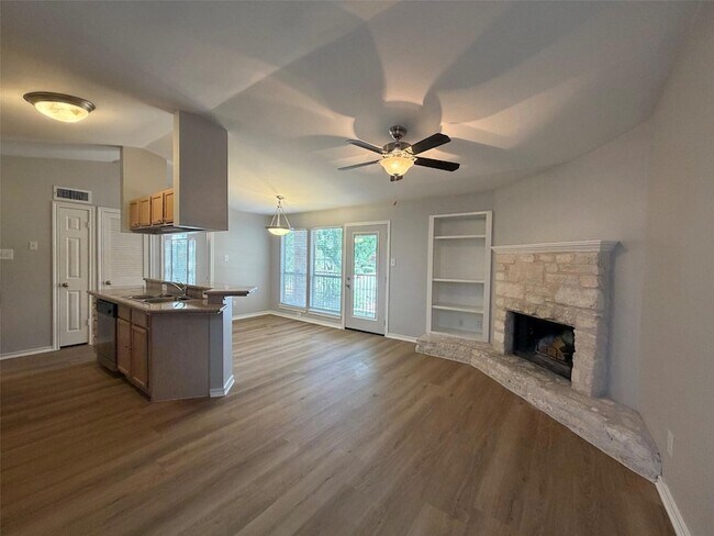 Building Photo - 6804 N Capital of Texas Hwy