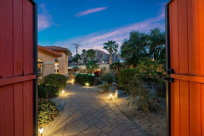 Building Photo - 53720 Avenida Carranza