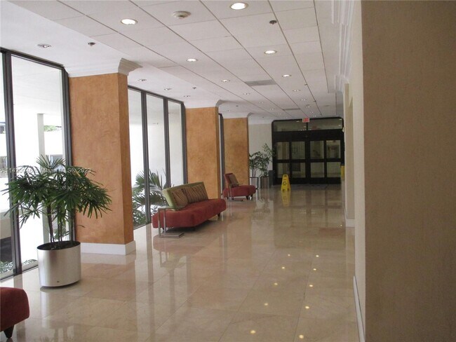 Building Photo - 1865 Brickell Ave