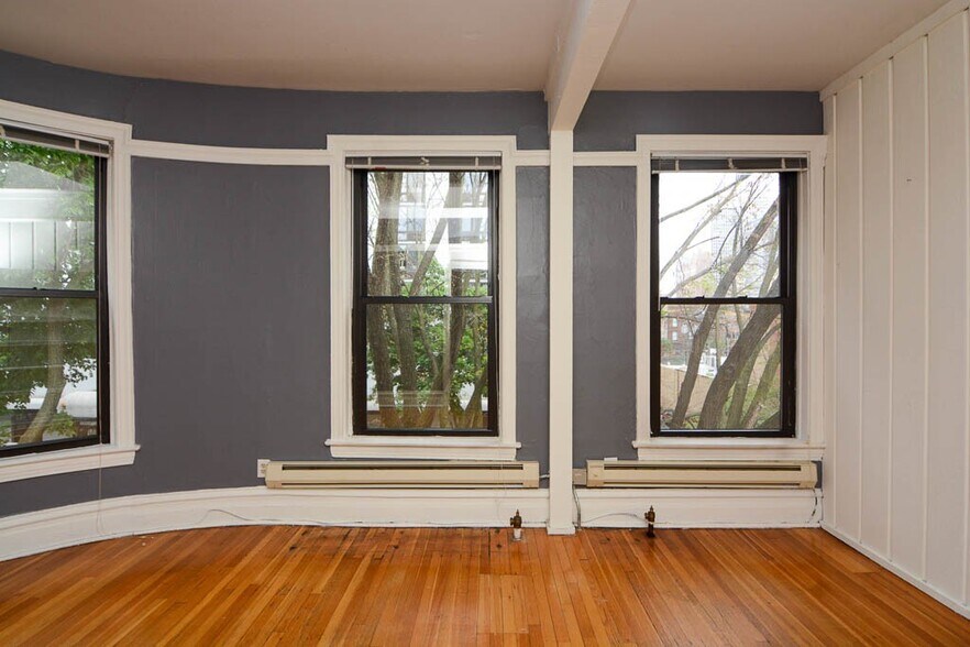 Building Photo - 1219 N Dearborn